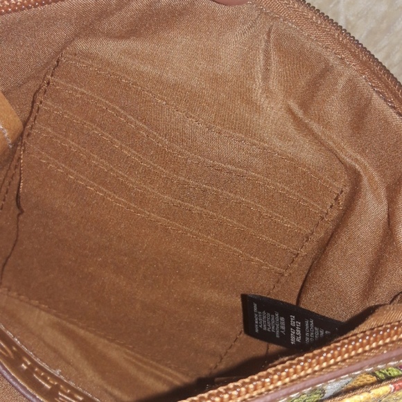 Vintage Relic Canvas and Leather Crossbody - Picture 5 of 6